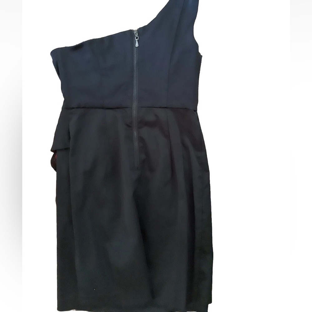 BRAND NEW (w/out tag) Guess Elegant Black One-Shoulder Dress Size 1 - Picture 3 of 3